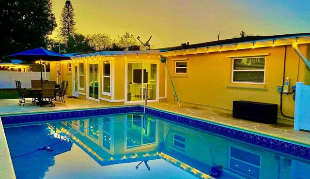 Sandpiper*Heated Pool*Minutes to Siesta Key Beach