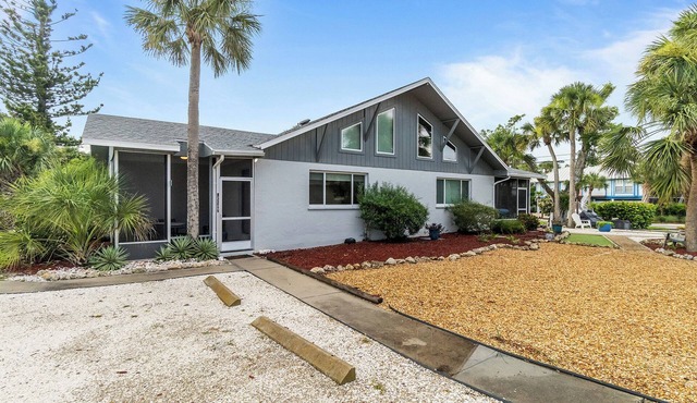 Sanibel Shore B2 - Newly refurbished Cottage walking distance to beach