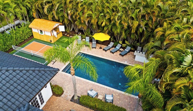 Sarasota Retreat with Private Pool and Pickleball