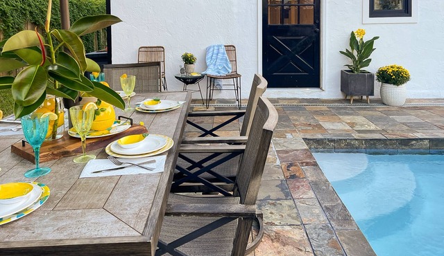 Sarasota Sunshine 3BR 2B private home w pool ,by downtown, 7miles to beaches.