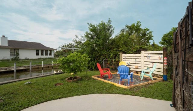 Screened Lanai Private Dock Fire Pit Grill
