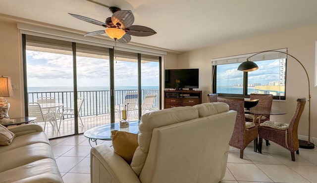 Sea Winds 1006: Outstanding View! Beach Front