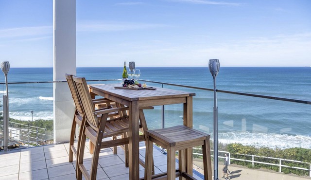 Seascape - Absolute Beachfront - Ocean Views in Merewether