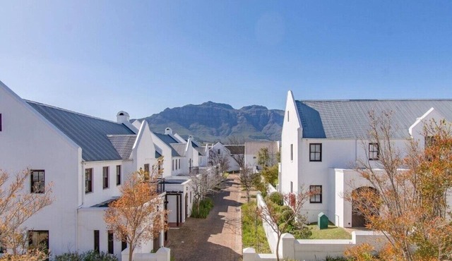 Secure Golf Course Estate Lodge Living with a Winery, Restaurants, Views in Stellenbosch