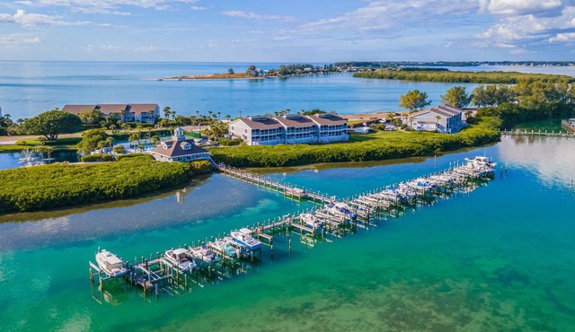 Serenity Now: Waterfront Condo at Boca Grande North With Commercial Ice Machine!