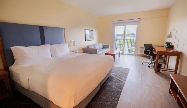 SEVEN Sebring Raceway Hotel in Sebring