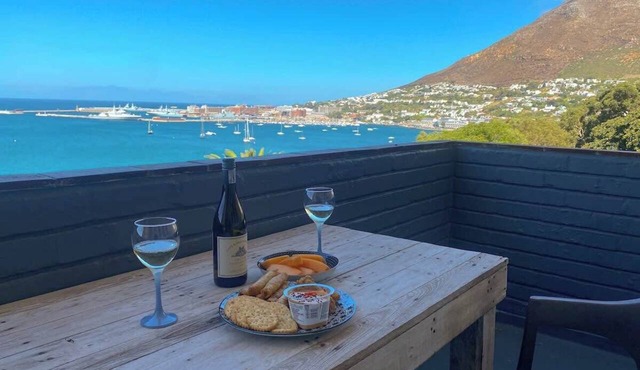 Simon’s Town Seaside Apt | Views, Balcony, Parking in Cape Town