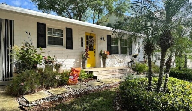 South Tampa! Stay Steps from Bayshore Near MacDill AFB