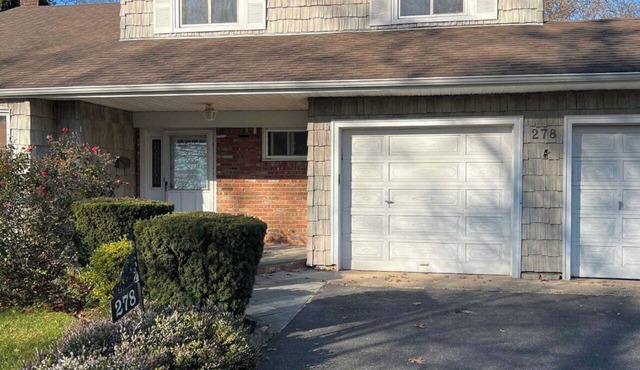 Spacious 4-bedroom house with AC in Gorgeous West Hempstead in West Hempstead