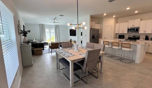 Spacious 4-bedroom home in Rotonda West, located NEAR BEACHES AND GOLF COURSES.