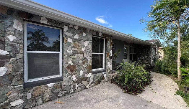Spacious 4BR/2BA Home / Near Downtown Fort Myers