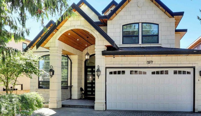 Spacious 5BR North Delta Retreat, Near Shops, Hwy & Parking in Delta