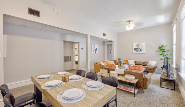 Spacious CWE 5BR Free Parking Near BJC, Forest Park, and Dining in Saint Louis