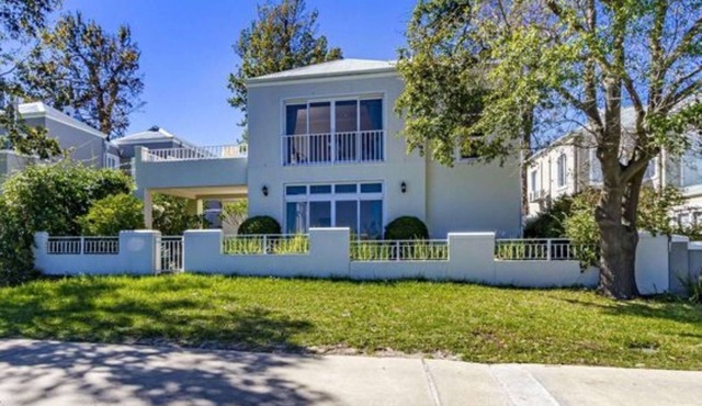 Spacious golf villa on Erinvale Golf Estate, Somerset West in Cape Town