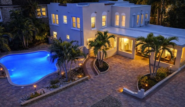 Spanish Sunset Villa w/Saltwater Pool + Outdoor Propane Fire Table!
