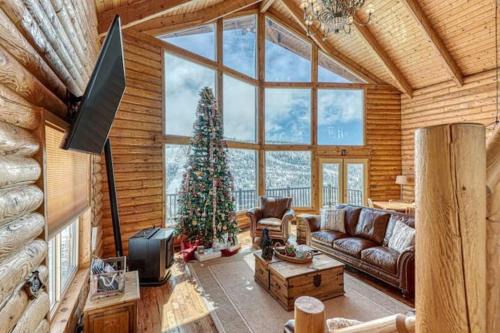 Spectacular Chalet overlooking the ski slopes in Brian Head