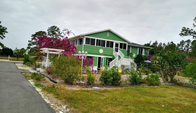 Spectacular place in Golden Gates Estates