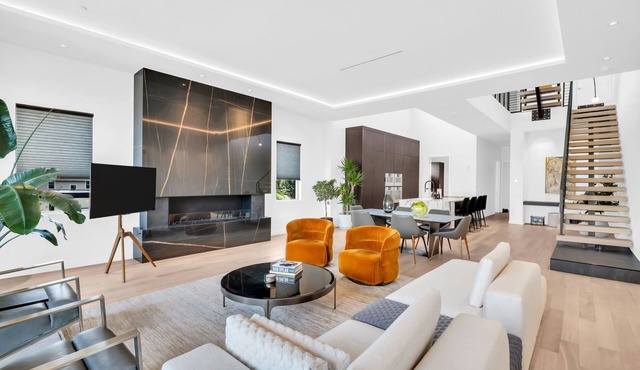 St Pete Luxury Home | Downtown | Central | Balcony