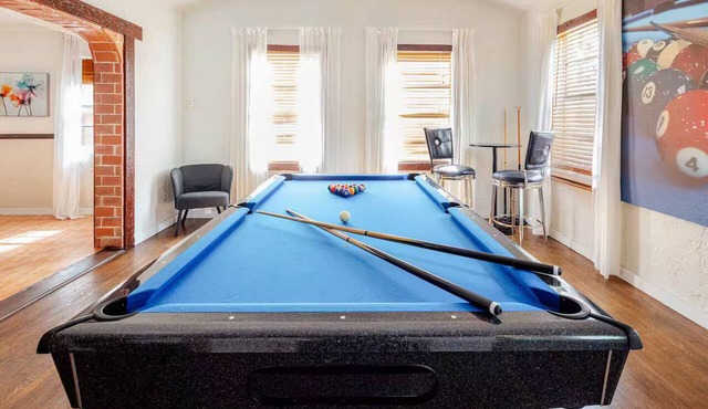 Stunning Miami Villa Near Port & MIA, Sleeps 12. Game room