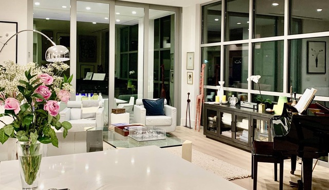 Stunning Vacation Home 1 block from the beach