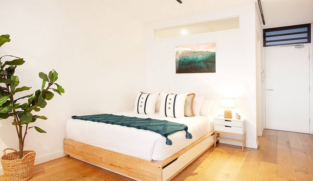 Stylish Studio with Balcony near Darling Square in Ultimo