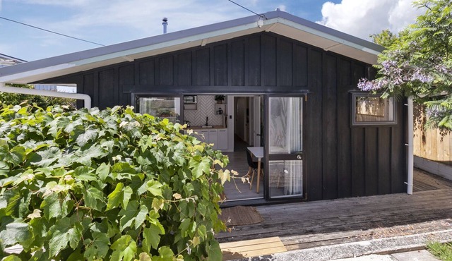 Sunlit Abode - Leigh Holiday Home in Leigh