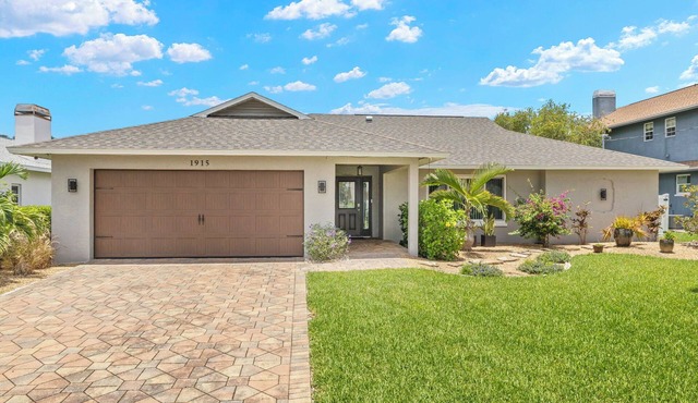 Sunny Cape Coral Pool Home