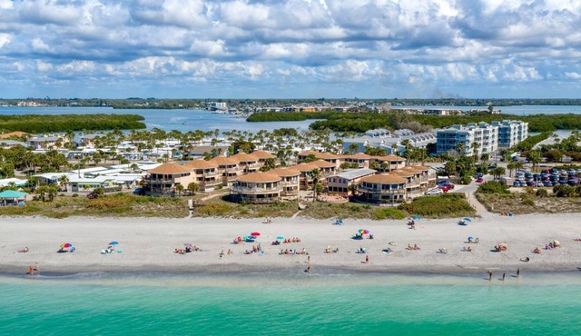 Sunny Side Up 2 bed 2 bath steps to the gulf!