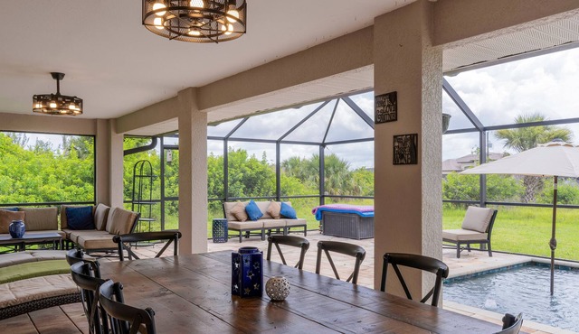 "Sunset Serenity" 5-bed 3-bath, (2 ensuite) home w/ Heated Pool, sleeps 10