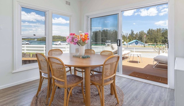 Sunset Sisters - Lakefront Villas - Forster in Forster