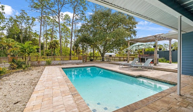 SWFL Winter Retreat! HUGE Pool 25min to the beach!