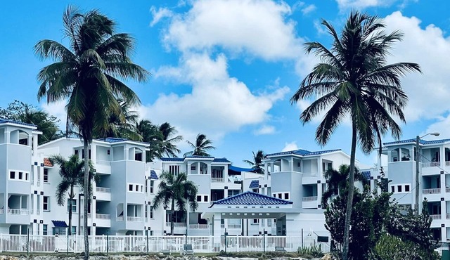 Table Rock Beachfront Penthouse Minutes from Rincon and Excellent Surfing in Aguada