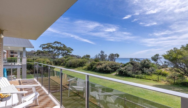 The Helm, 2/22 Voyager Cl - Stunning waterfront unit with Air Conditioning in Nelson Bay