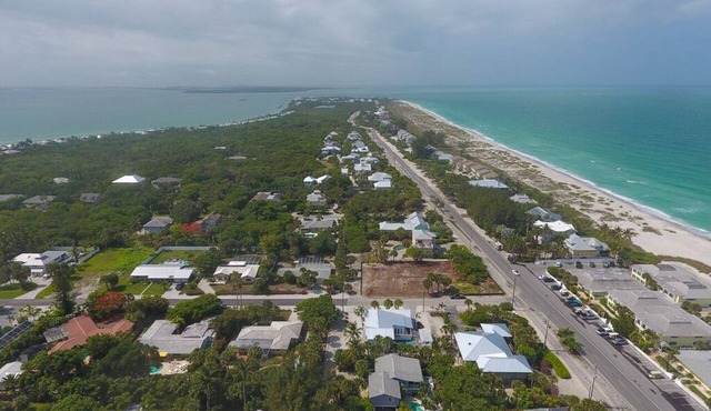 The Hidden Paradise Getaway! 4/3 pool home