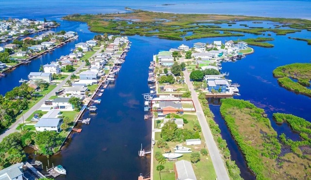 Tidewater: Bring your boat, backyard beach,kayaks. in Hernando Beach