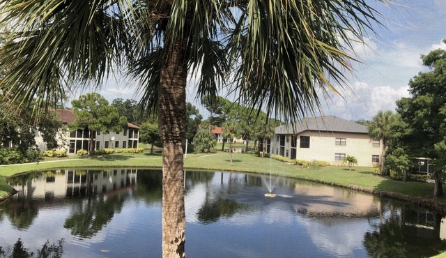 Top floor corner unit 2 bedroom Condo in Shorewalk Anna Marie Island 15 min
