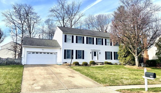 Tranquil Luxury: 5-BR Haven in a Quiet Cul-de-Sac in Sterling