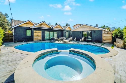 Tulum Style in Sherman Oaks in Garnsey