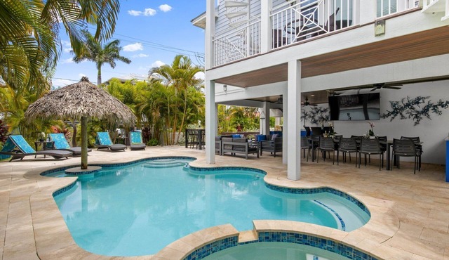 Turtle Cove: 4 Houses to Beach, Elevator, Pool, by Anna Maria Life Vacation Rentals