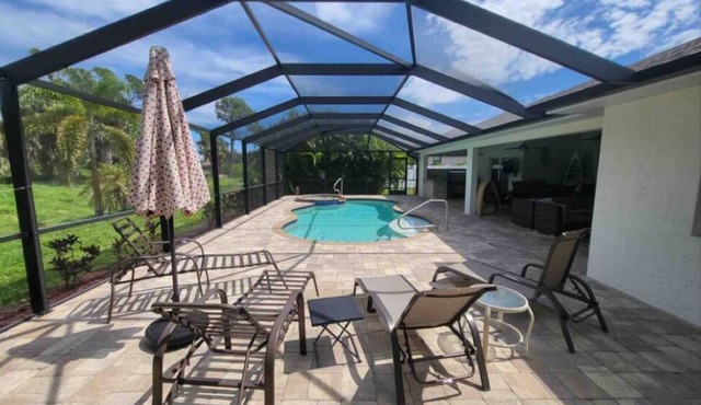 Ultimate Luxury: Spa/Pool/Outdoor Kitchen/Firepits