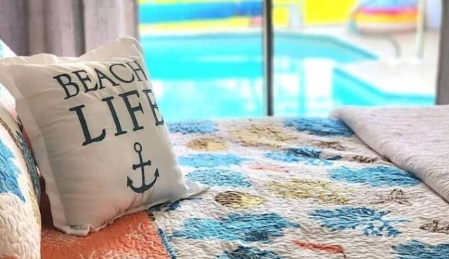 Unwind by your private pool watching the sunset over the canal!