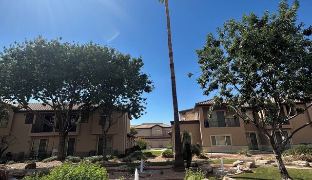 Upgraded 2 Bed/2 Bath Condo On Ground Level (No Smoking, No Pets) in Mesa