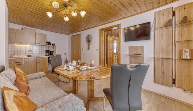 Vacation apartment in Lallinger Winkel with balcony in Lalling