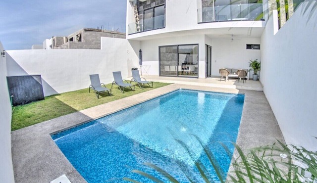 Villa 16: 5BR & Private Pool w BNayar Beach Club in Cruz de Huanacaxtle