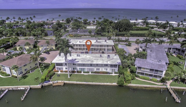 Walk to Lowdermilk Beach From This Amazing & Cute Condo with Back Bay Views!