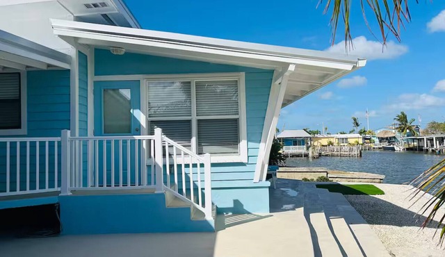 Waterfront 3-BR, 2-BA Pet Friendly Vacation Rental 5 mi to Marco Island