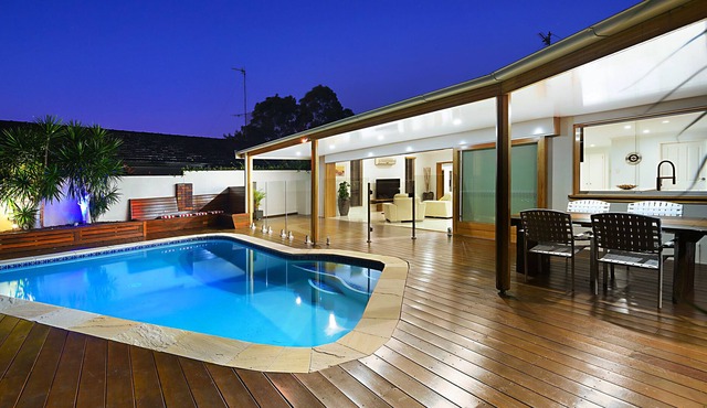 *WATERFRONT* FAMILY ENTERTAINER * IN BROADBEACH WATERS in Broadbeach Waters
