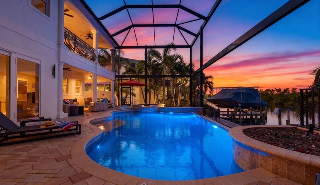 Waterfront, Sunset Pool, Theater Room, Dock & Kayaks - Sunset Shore on 28th - Roelens