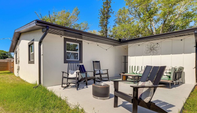 Work & Play in Palmetto! Pet-Friendly Home w/Yard