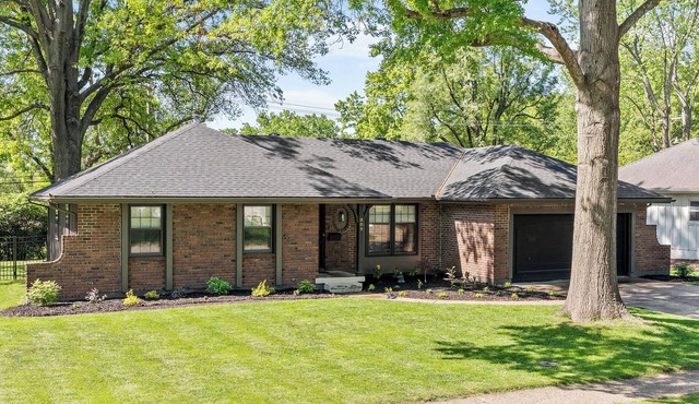 World Cup Retreat only 20 minutes from GEHA Field at Arrowhead Stadium! in Lee's Summit